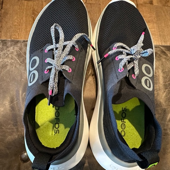 OOFOS - Picture 6 of 12